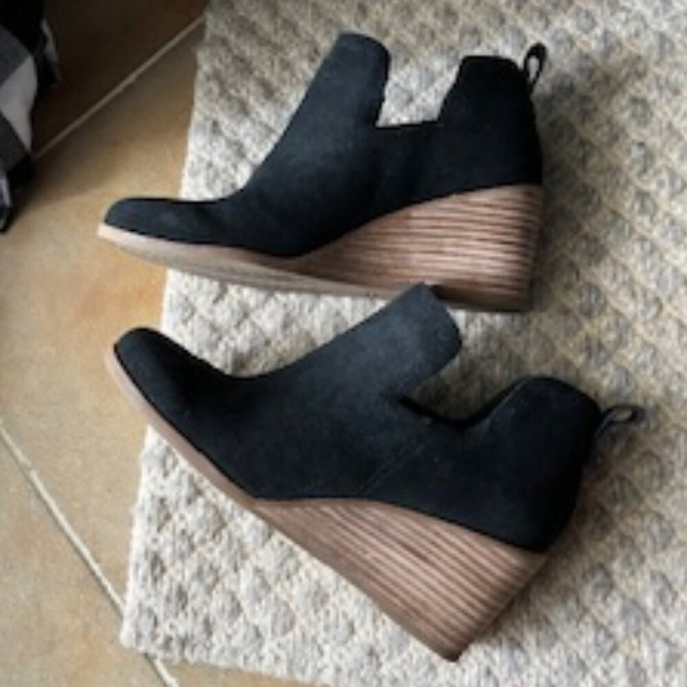 TOMS Kallie Wedge Bootie, Size 8